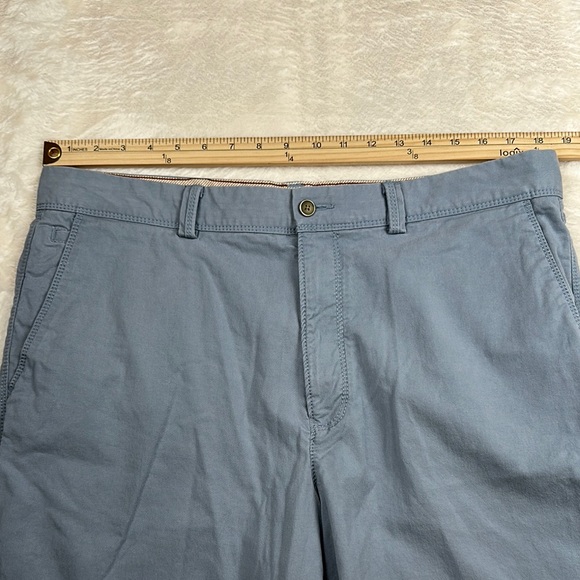 Tommy Bahama Gray Flat Front Casual Shorts - Picture 4 of 7